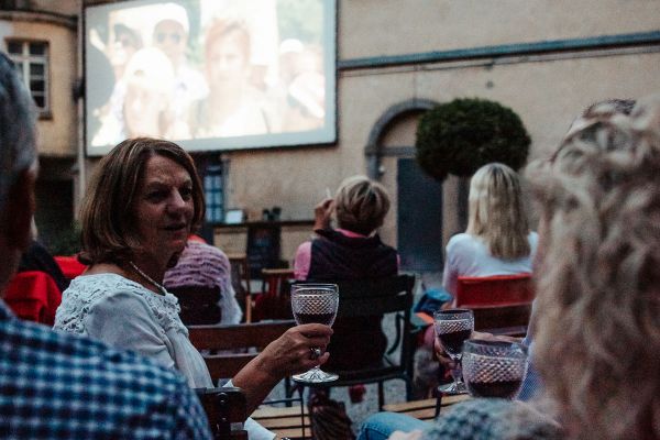 Openair Kino mit Bar